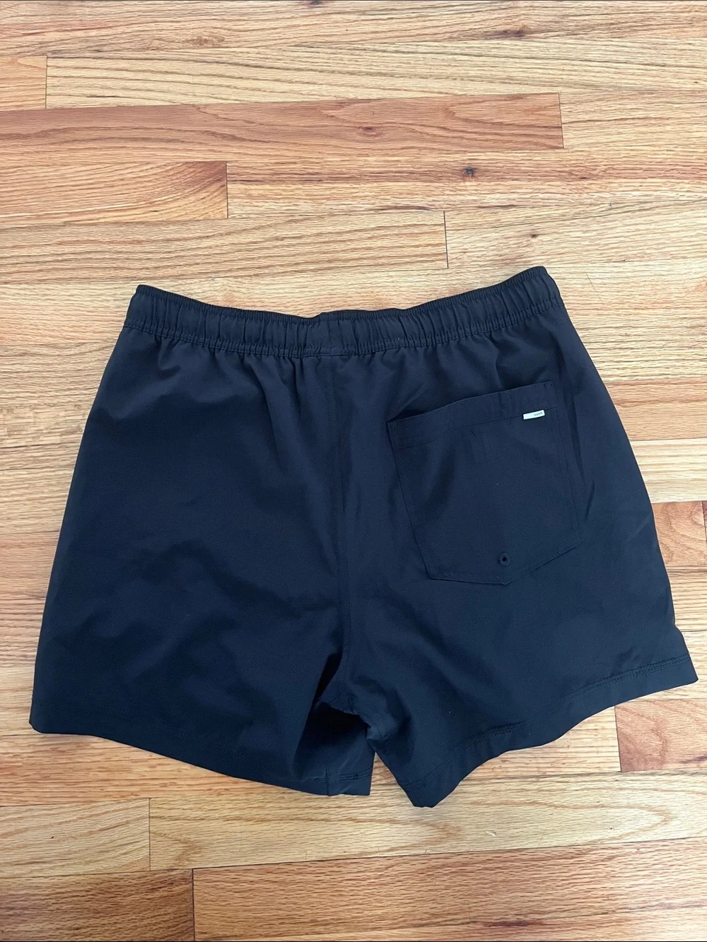 VUORI kore 5 inch men’s shorts in small
